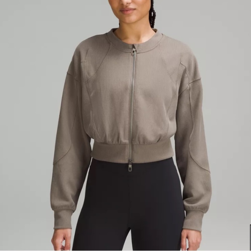 NWT Lululemon Athletica Ribbed Softstreme Cropped Jacket in Nomad